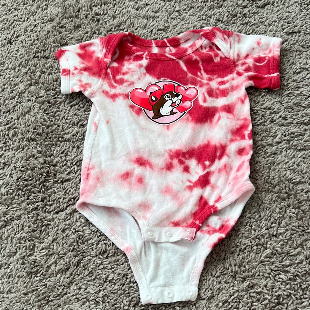 buc-ee's Tie Dye Valentine Onesie